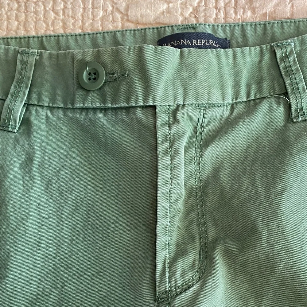 Banana Republic Green Canvas Bermuda Shorts, Women’s Size 8 - Picture 3 of 9